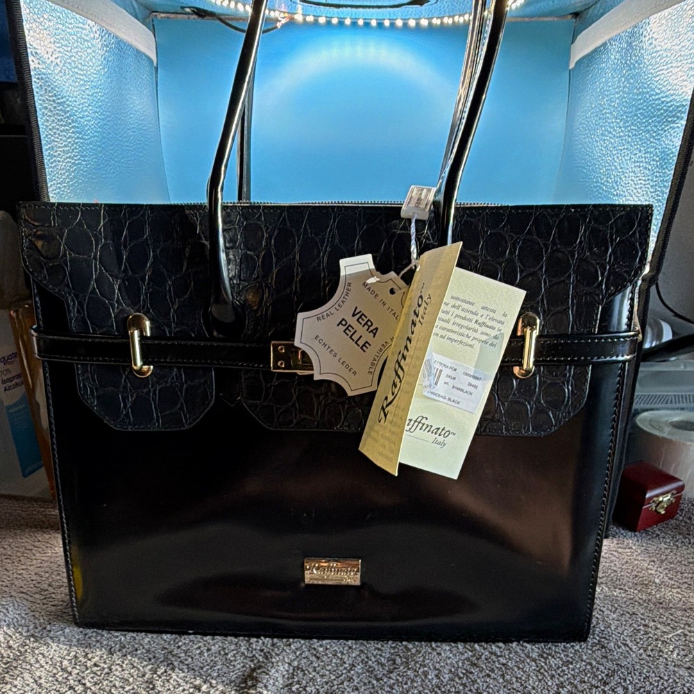 Raffinato leather Black purse Top Handle Bag Gold Hardware Zip Buckle Pockets